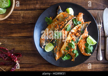 Indian sgombro fritto con coriandolo Foto Stock