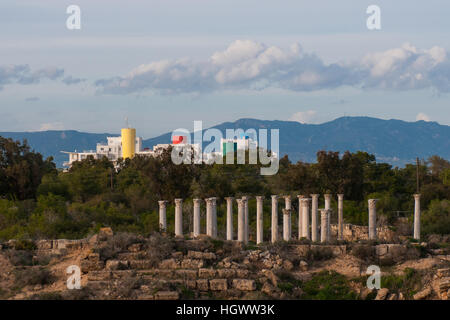 Rovine romane della città di Salamina, vicino a Famagosta, la parte settentrionale di Cipro. Foto Stock