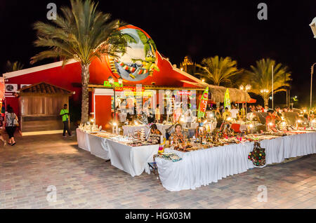 Aruba, dei Caraibi - Settembre 27, 2012: Shopping street market negozi in Aruba isola del mar dei Caraibi Foto Stock