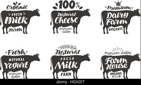 La mucca. Vettore alimentare set di etichette, scudetti e icone. Lettering latte, formaggio, Dairy Farm, yogurt isolati su sfondo bianco Illustrazione Vettoriale