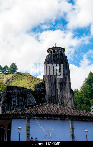 Tempio di roccia El Penol a Medellin, Colombia Foto Stock