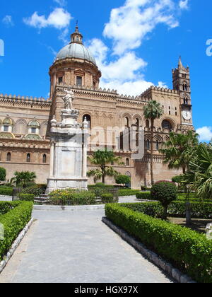 Interno della metropolitana Cisterna portoghese in arabo fortezza in stile tardo gotico manuelino () stile nella città di El Jadida (MAZAGAN) in Marocco 2016, l'Europa. Foto Stock