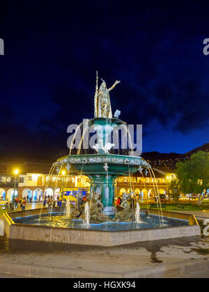 Statua di Pachacuti Inca Yupanqui o Pachacutec - Cuzco, Perù Foto Stock