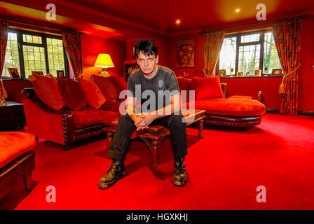 Musicista Gary Numan, a casa in Waldron, East Sussex. Foto Stock