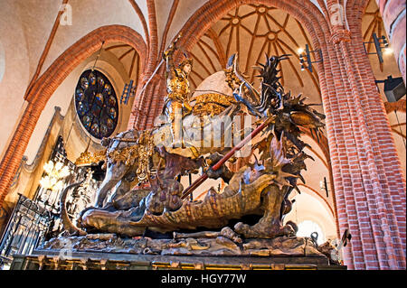 Il più famoso tesoro di Storkyrkan è la statua lignea di San Giorgio e il Drago, è commissionato per commemorare il Foto Stock