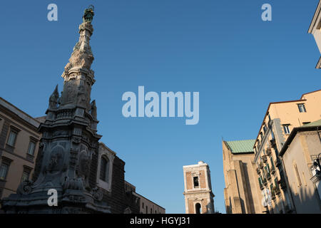 Obelisco di Immacolata nel centro storico di Napoli, Italia Foto Stock