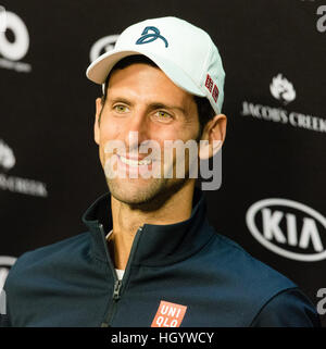 MELBOURNE, Australia - 14 gennaio 2017: Novak Djokovic di Serbia parla durante una conferenza stampa prima di iniziare il 2017 Open di Australia a Melbourne Park a Melbourne, Australia. Credito: Frank Molter/Alamy Live News Foto Stock