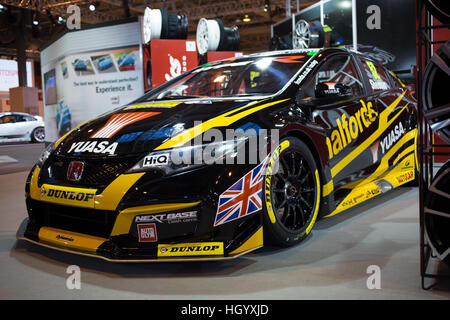 Birmingham, Regno Unito xiv gen, 2017 La nuova livrea off l'Halfords Yuasa Racing Honda Civic che verrà a correre nel Btcc 2017 Campionato © steven roe/Alamy Live News Foto Stock