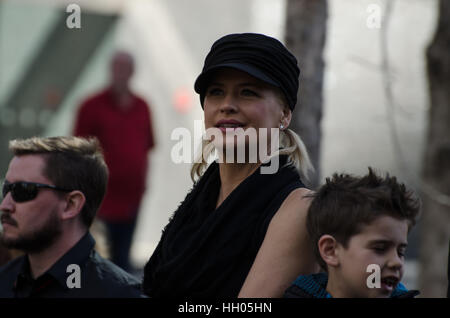 Calgary, Alberta, Canada, 24 Aprile 2014: Kristy Swanson aka Buffy the Vampire Slayer fumetto e Entertainment Expo Parade Foto Stock
