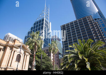 Skyline di Sydney cityscape lungo macquarie street nel centro della città con il grattacielo edifici e Biblioteca di Stato ,l'Australia Foto Stock