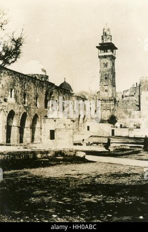 La Moschea di Al-Aqsa minareto sul Monte del Tempio nella città vecchia sezione di Gerusalemme, Palestina, Israele, 1946 West Bank, storico, Gerusalemme, medio oriente Foto Stock