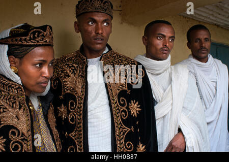 Nozze in Santa Maria di Zion Church, Aksum, Etiopia. Alcuni sposi mirano a sposarsi in la moderna chiesa di Santa Maria di Sion. La Chiesa di Santa Maria di Sion io Foto Stock