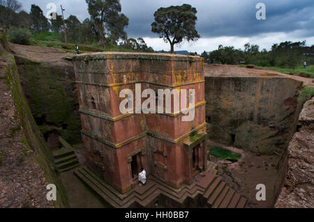 Lalibela, Amhara Region, Etiopia. Chiesa di San Jorge. La Chiesa di San Giorgio è il meglio conservato della serie di templi ortodossi scolpiti in pietra Foto Stock