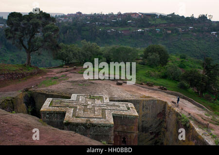 Lalibela, Amhara Region, Etiopia. Chiesa di San Giorgio a Lalibela. La chiesa di San Giorgio è la principale delle undici chiese scavate nel Foto Stock