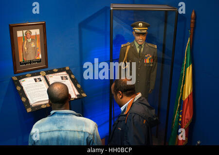 Il Museo Nazionale di Addis Abeba città, Etiopia. Il Museo Nazionale dell'Etiopia. Rappresentazione in cera del ultimo leader del paese. I Compit Foto Stock