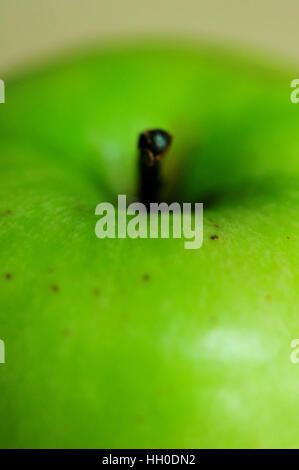 Close up di mela verde, il fuoco selettivo