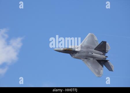 Lockheed Martin F-22 Raptor volo Foto Stock