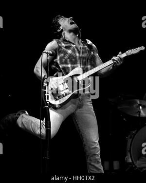 Bruce Springsteen al Cotton Bowl di Dallas Tx 1985 concerto foto di bill belknap Foto Stock