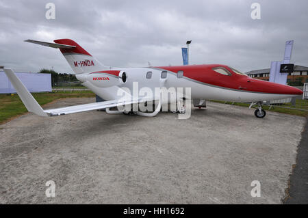 Honda ha-420 HondaJet è il primo velivolo sviluppato dalla Honda Aircraft Company. M-HNDA posseduti da Marshall vendite di aeromobili, REGNO UNITO Foto Stock