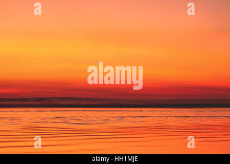 Bellissimo tramonto sul fiume Tsiribihina in Madagascar Foto Stock