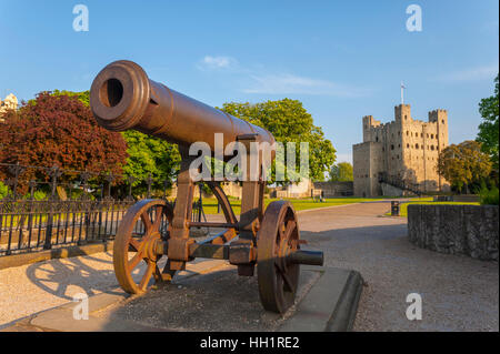 Il cannone nel parco del castello di Rochester, Foto Stock