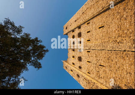 Guardando le tenere di Rochester Castle Foto Stock