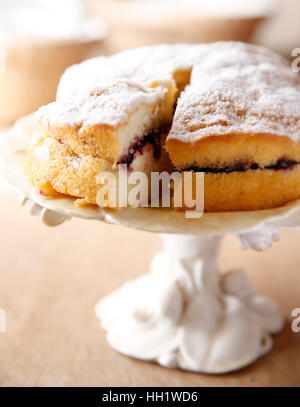 Pan di spagna su un piedistallo Foto Stock