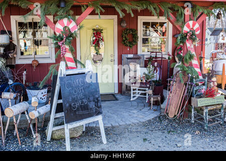 Localmente negozio di proprietà in Massachusetts la vendita di oggetti di Natale Foto Stock