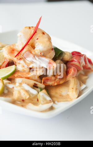 Cibo tailandese di gamberi fritti stir Foto Stock