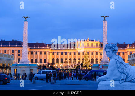 Wien, Vienna: il castello di Schönbrunn; mercatino di Natale Christkindlmarkt, 13., Wien, Austria Foto Stock