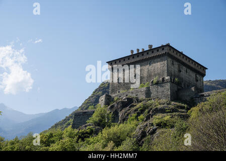 Castello medievale in Val d'Aosta, Italia Foto Stock