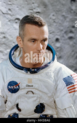 PICS FILE: 16 gennaio 2017. L'astronauta della NASA Eugene A. Cernan, primo equipaggio modulo lunare pilota dell'Apollo 10 orbita lunare missione al centro spaziale Johnson Aprile 1969 a Houston, Texas. Gene Cernan, l'ultimo uomo a camminare sulla luna, morì a 82 circondato dalla sua famiglia il 16 gennaio 2017. Credito: Planetpix/Alamy Live News Foto Stock