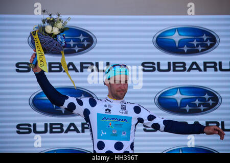 Adelaide, Australia. Il 17 gennaio 2017. Hostworks Stage 1 Unley a Lyndoch, Santos Tour Down Under. Re della montagna rider dopo la fase 1 è stata Astana Laurens De Vreese Credito: Peter Mundy/Alamy Live News Foto Stock