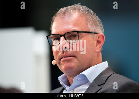 Lufthansa boss Carsten Spohr parlando a la DLD (Digital-Life-design) Conferenza di Monaco di Baviera, Germania, 16 gennaio 2017. Gli ospiti presso la 3 giorni di conferenza hanno discusso le tendenze e gli sviluppi in digitalizzazione. Foto: Tobias Hase/dpa | Utilizzo di tutto il mondo Foto Stock