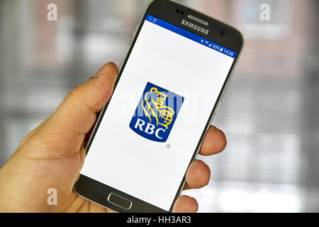 MONTREAL, Canada - 23 dicembre 2016 : il logo di RBC e mobile app sul Samsung S7 schermo. La Royal Bank of Canada è una multinazionale canadese se finanziario Foto Stock