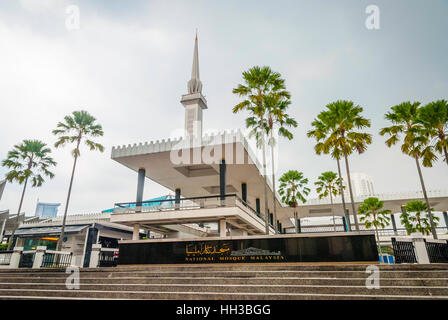 Vista su Masjid negara, Moschea Nazionale di Kuala Lumpur in Malesia Foto Stock