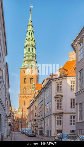 Il Nikolaj Contemporary Art Center è un centro di arti di Copenaghen che occupa la ex chiesa di San Nicola Foto Stock