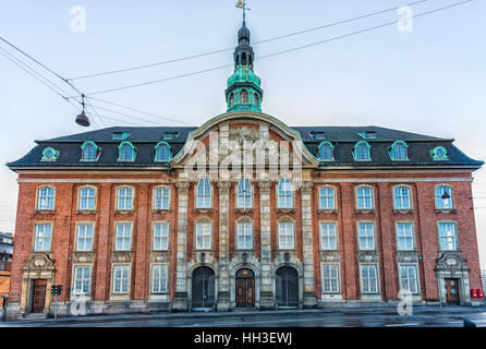 Copenhagen principale ufficio postale vicino alla stazione ferroviaria centrale nel cuore della citta'. Foto Stock