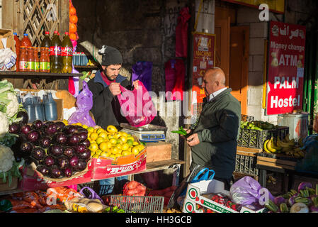 Il mercato locale nei pressi della Porta di Damasco, Gerusalemme, Israele Foto Stock