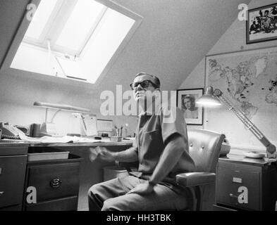 Jack Paar, fotografato a casa sua nel luglio 1962. Foto Stock