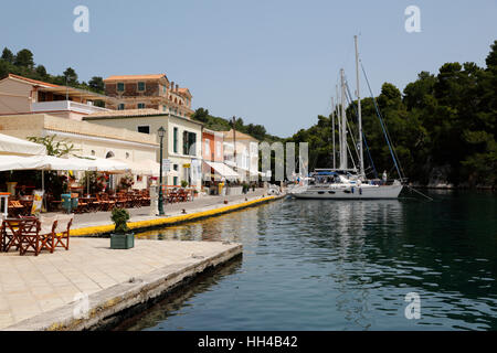 Porto di Gaios town, Paxos, Isole Ionie, isole greche, Grecia, Europa Foto Stock