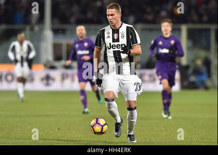 Firenze, Italia. 15 gennaio, 2017. La Juventus di Marko Pjaca in azione durante il campionato italiano di una partita di calcio A.c.f. Fiorentina vs Juventus Artemio Franchi Stadium. Credito: Giacomo Morini/Pacific Press/Alamy Live News Foto Stock