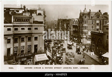 Oxford Circus e Oxford Street guardando ad est di Londra Foto Stock