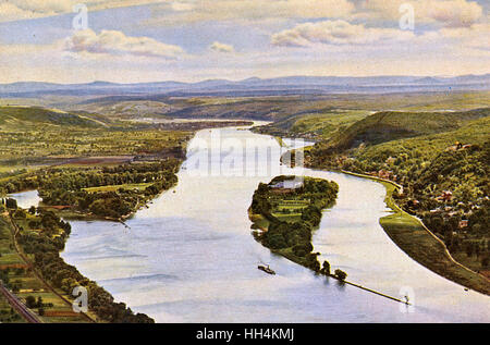 Isola di Nonnenwerth e Valle del Reno dal Drachenfels Foto Stock