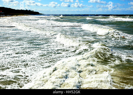 tempestoso mare blu Foto Stock