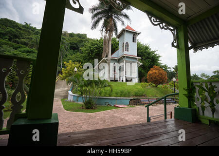 In stile coloniale e la cappella di legno nella città di Panama Foto Stock