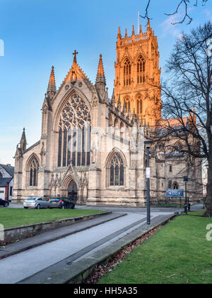 Il Minster chiesa di San Giorgio al tramonto a Doncaster nello Yorkshire meridionale Inghilterra Foto Stock