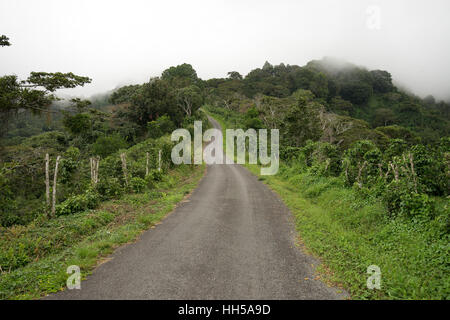 Strada di ghiaia in Panama gli altopiani di Boquete Foto Stock