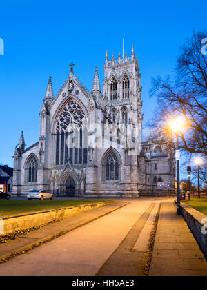 La Chiesa della Cattedrale di San Giorgio al tramonto costruita nel 1854-8 Di Sir George Gilbert Scott Doncaster South Yorkshire England Foto Stock