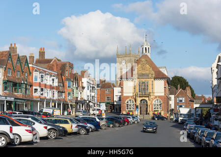 High Street, Marlborough, Wiltshire, Inghilterra, Regno Unito Foto Stock